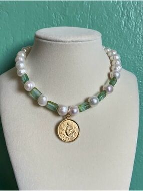 NWOT Handcrafted Pearl and Green Glass Bead Necklace with Reversible Pendant